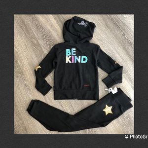 3X HP - PEACE LOVE WORLD “BE KIND” HOODIE